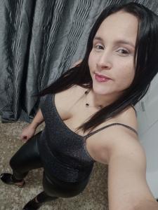 658359621: Chica busca chico en Cádiz