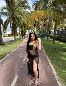 631505373: Chica busca chico en Barcelona