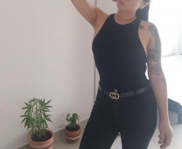 687491045: Chica busca chico en Lugo