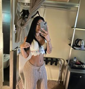 632886402: Chica busca chico en Gerona