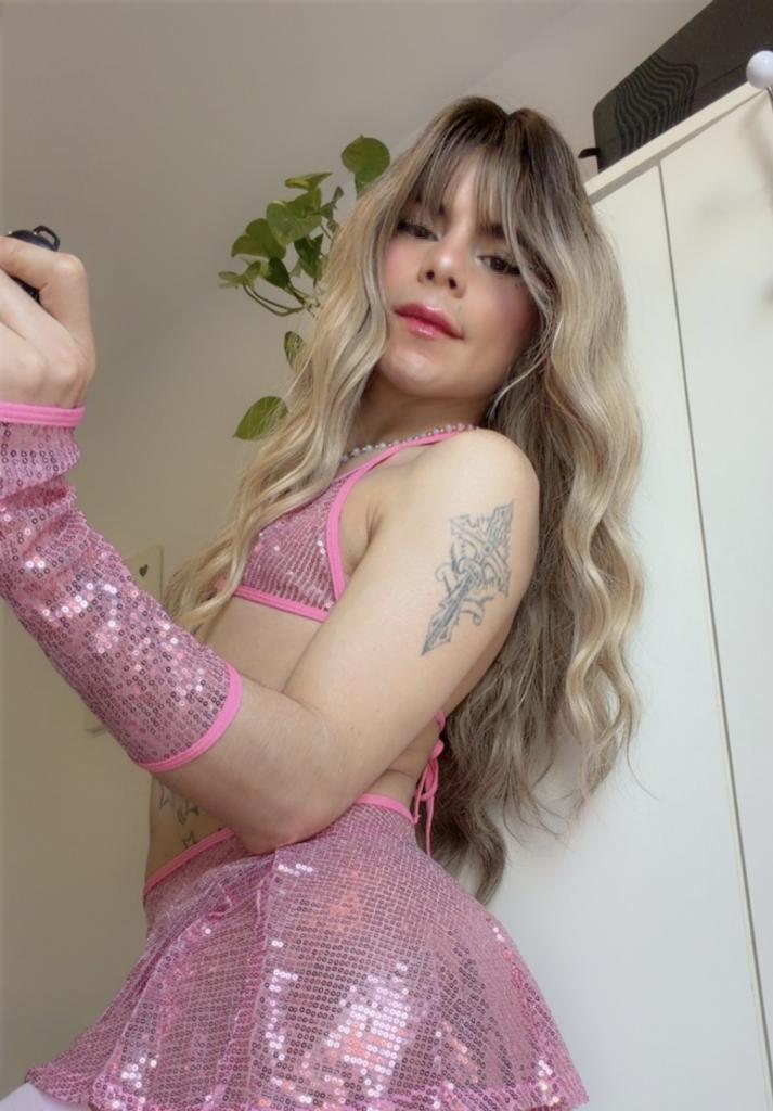 674575411: Transexual en Barcelona