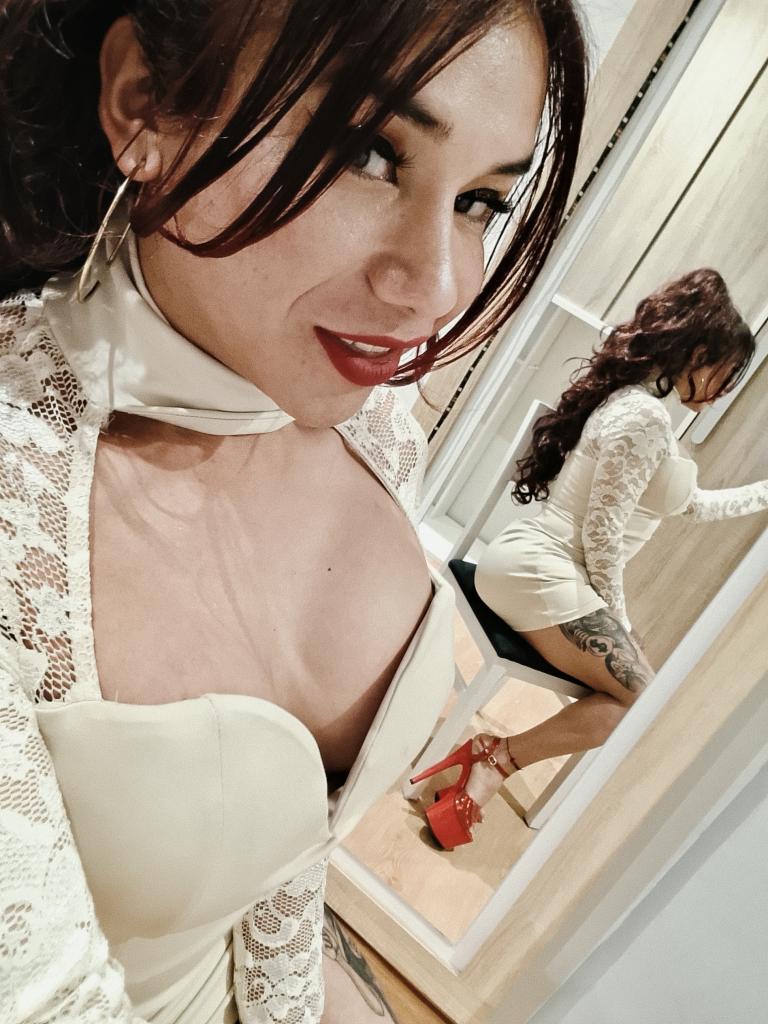 633852484: Travesti en Burgos