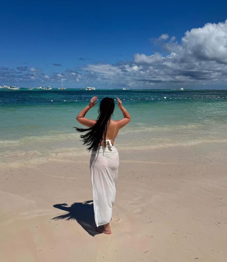 631505373: Chica busca chico en Barcelona