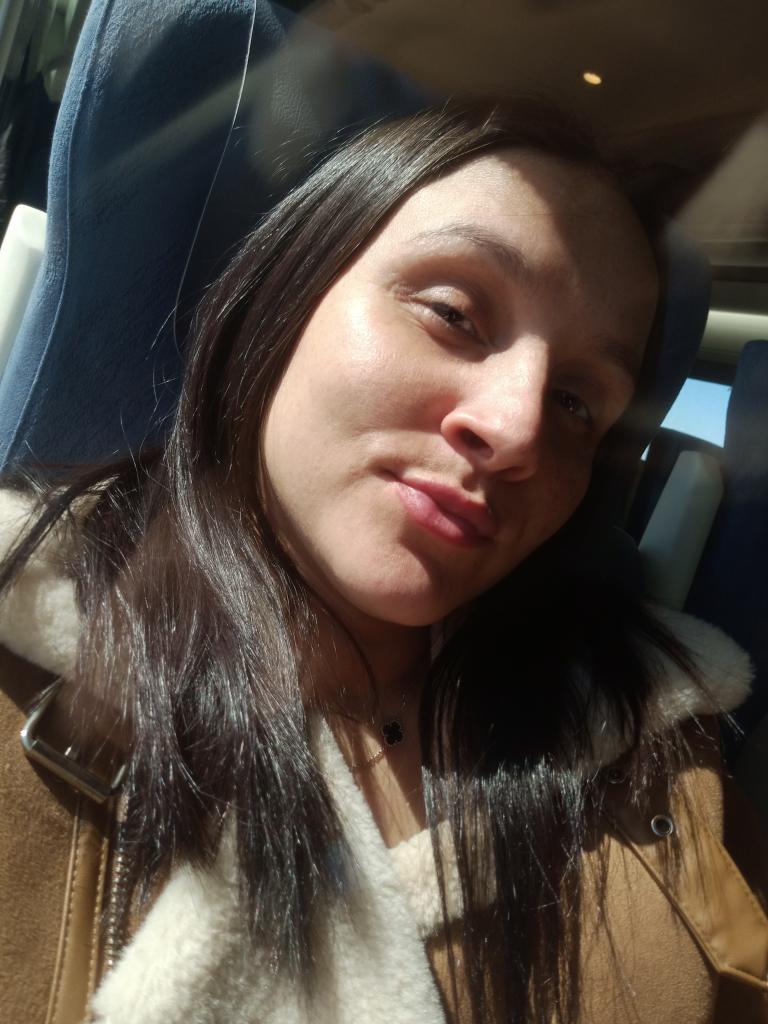 658359621: Chica busca chico en Cádiz