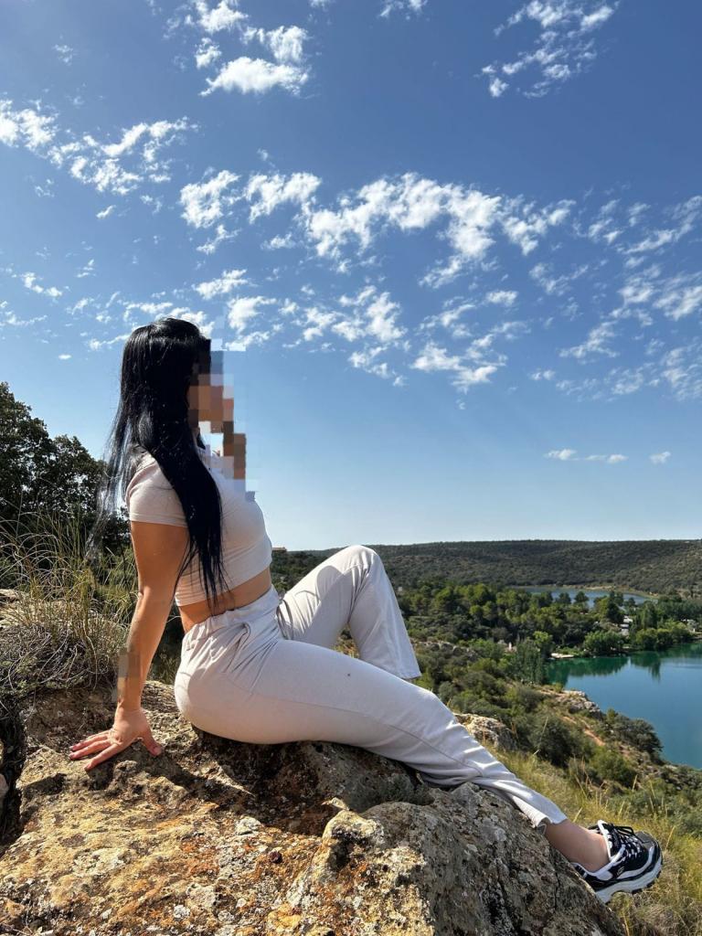 Chica busca chico en Alicante: Chica busca chico