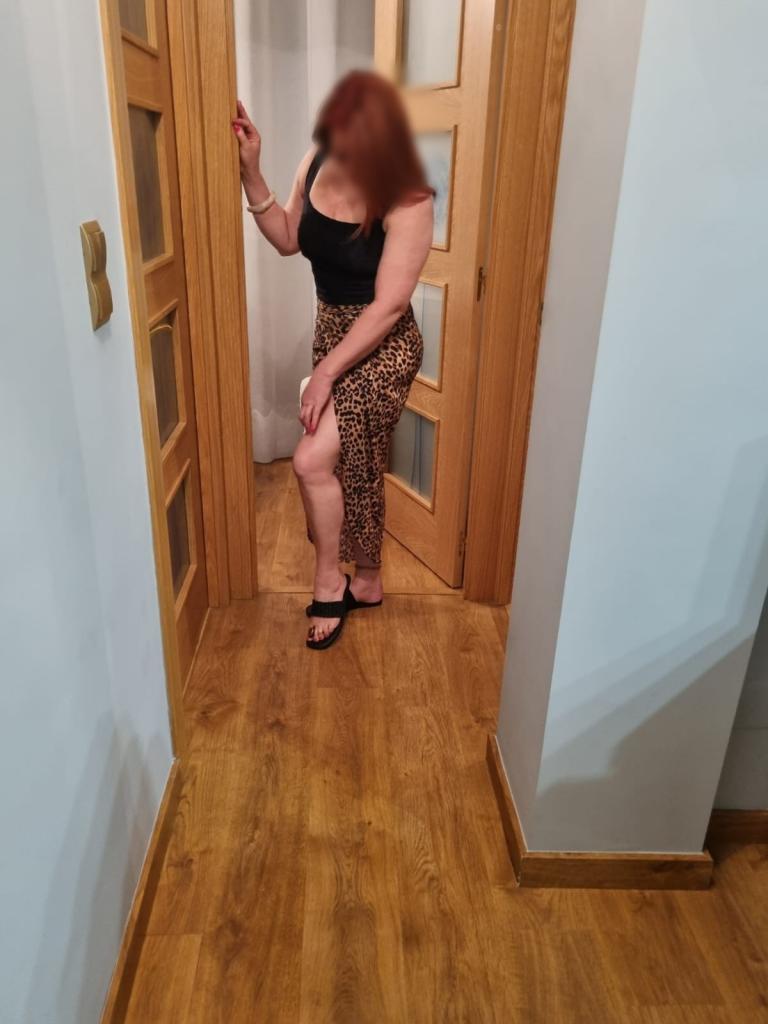 613917209: Chica busca chico en Cantabria