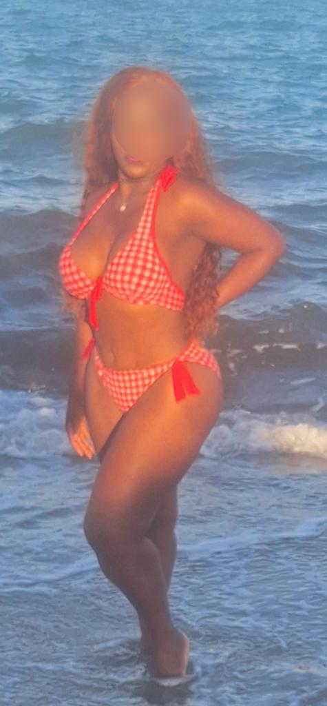 Chica busca chico en Almería: Chica busca chico