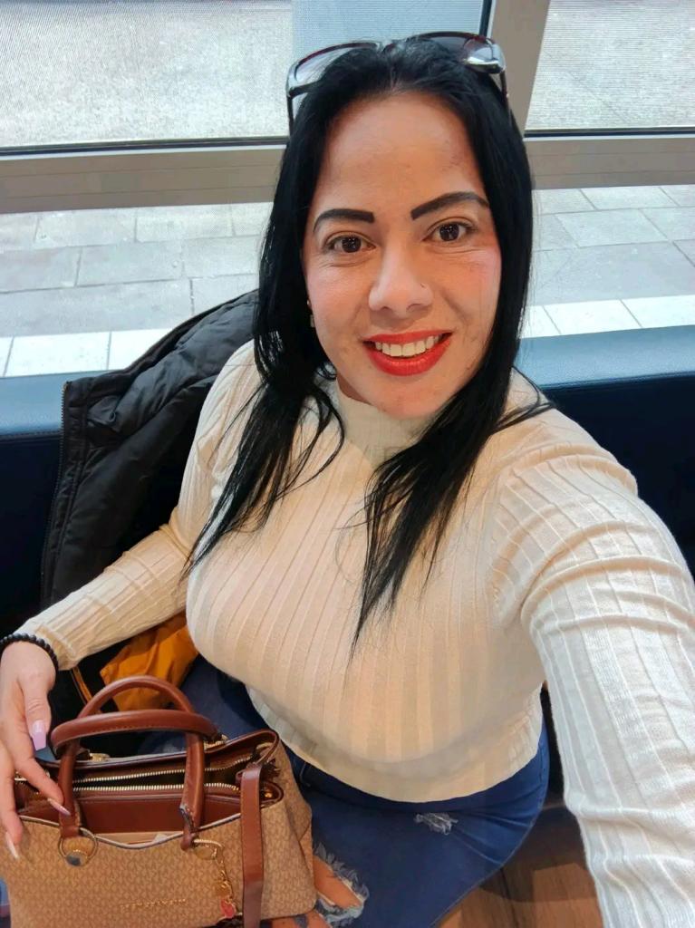 Chica busca chico en Granada: 