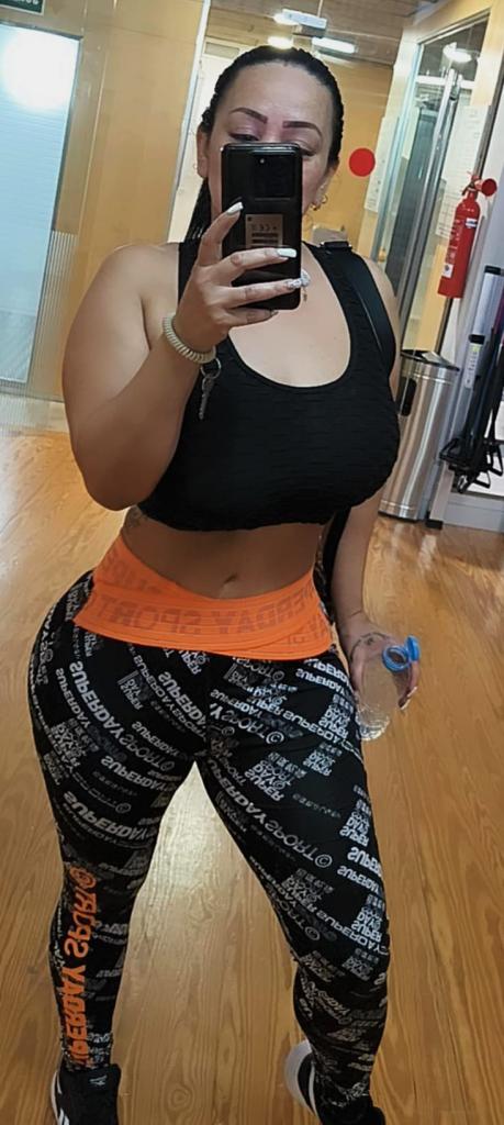 663338682: Chica busca chico en Barcelona