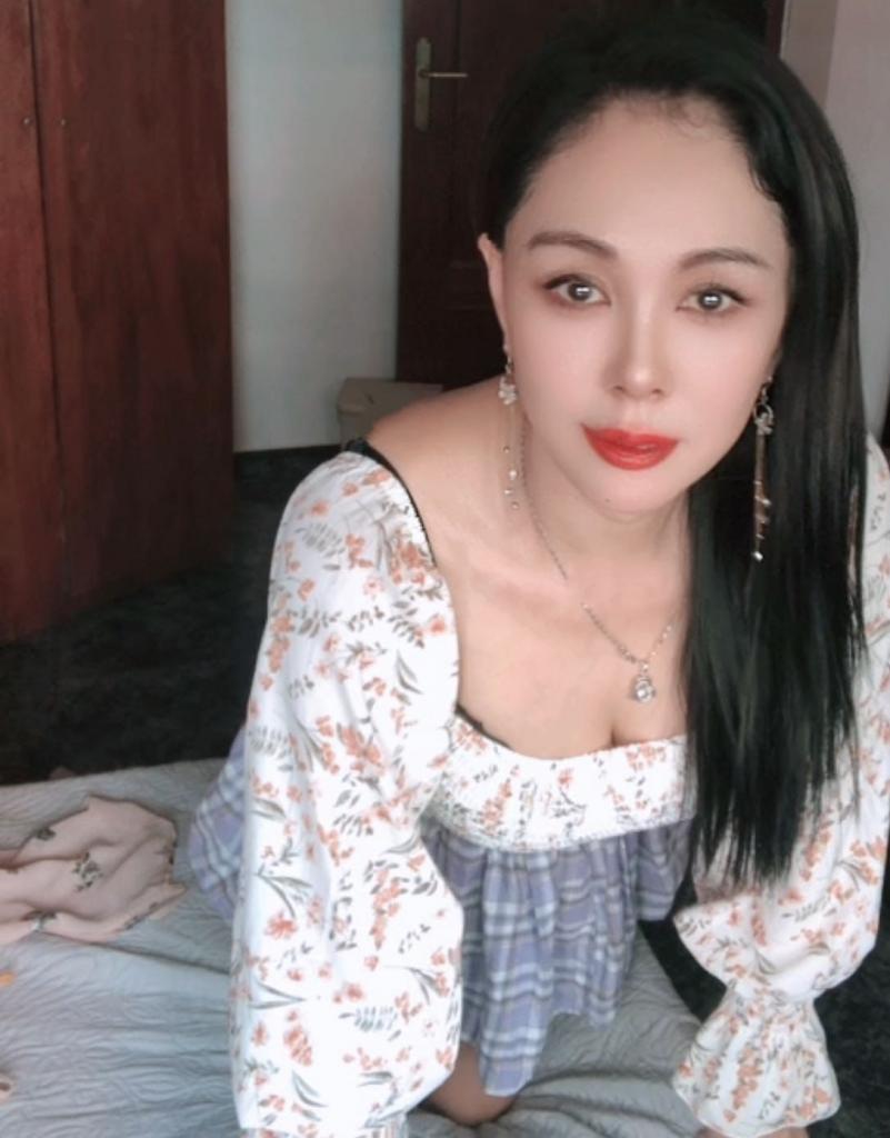 Chica busca chico en Valencia: Chica busca chico
