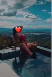 613884068: Chica busca chico en Almería