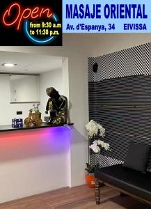 688003186: Chica busca chico en Ibiza