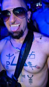 604012507: Chico busca chica en La Coruña