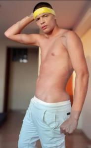 Chico busca chica en Sevilla: 