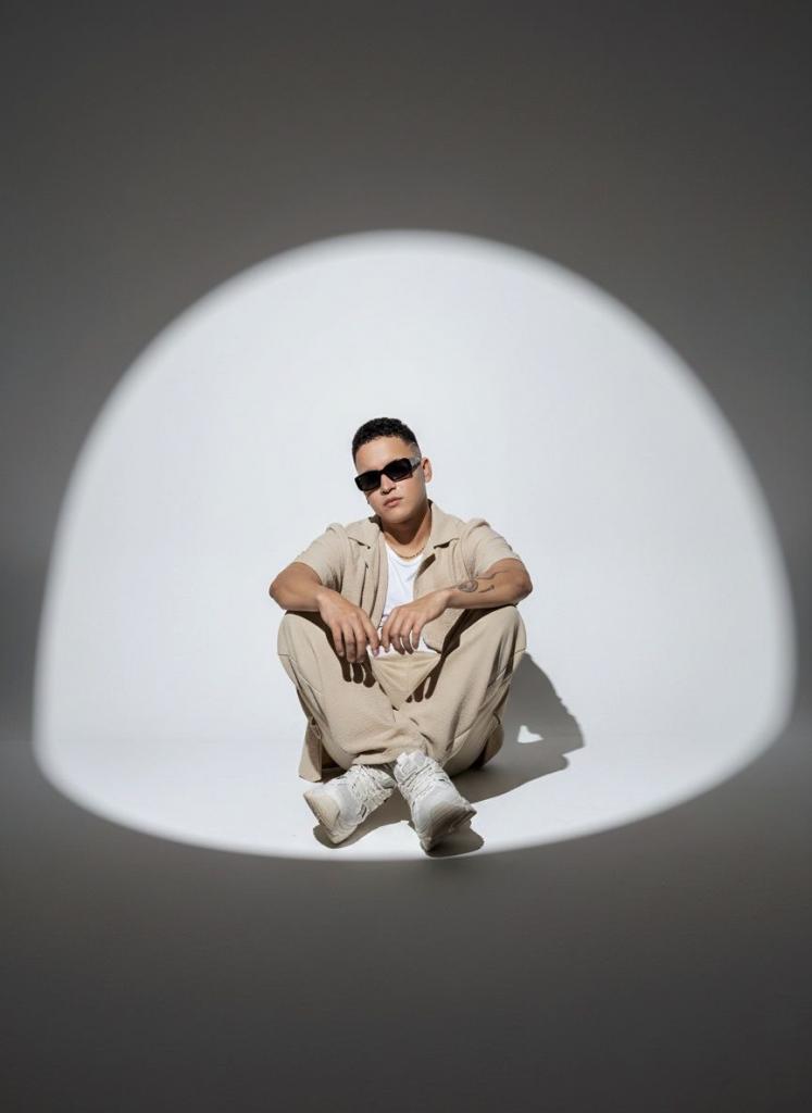 658747307: Chico busca chica en Pontevedra