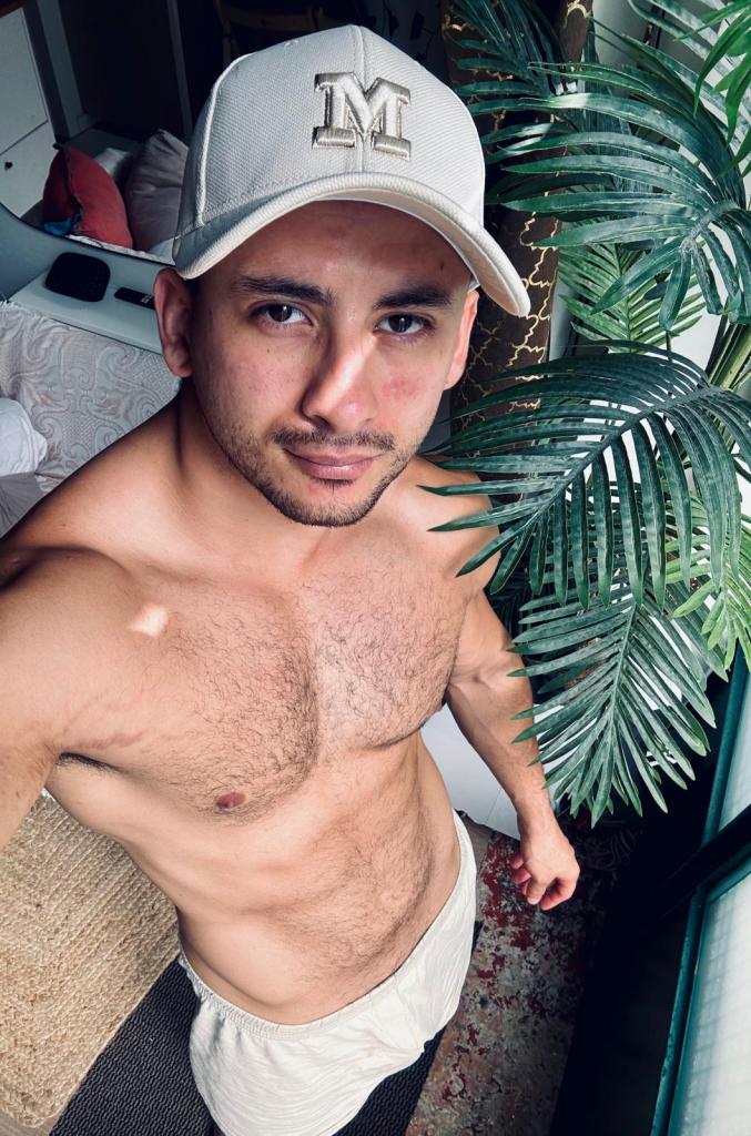 654220667: Chico busca chica en Orense