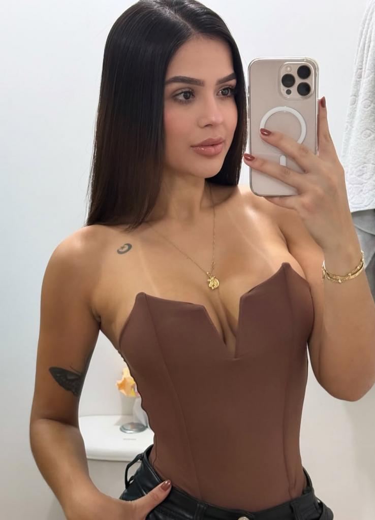 647206944: Chica busca chico en Málaga