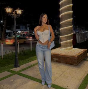 647206944: Chica busca chico en Málaga