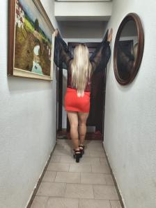 634010408: Chica busca chico en Madrid