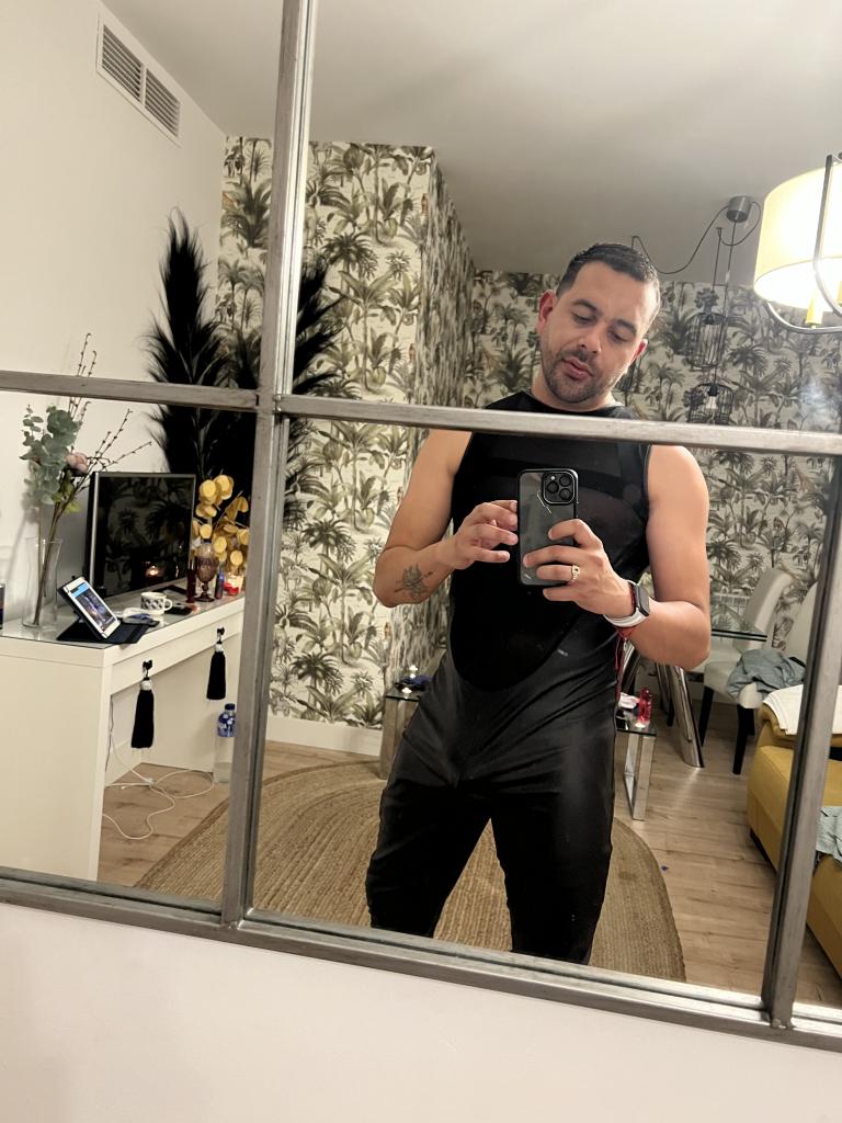 Chico busca chica en Granada: 