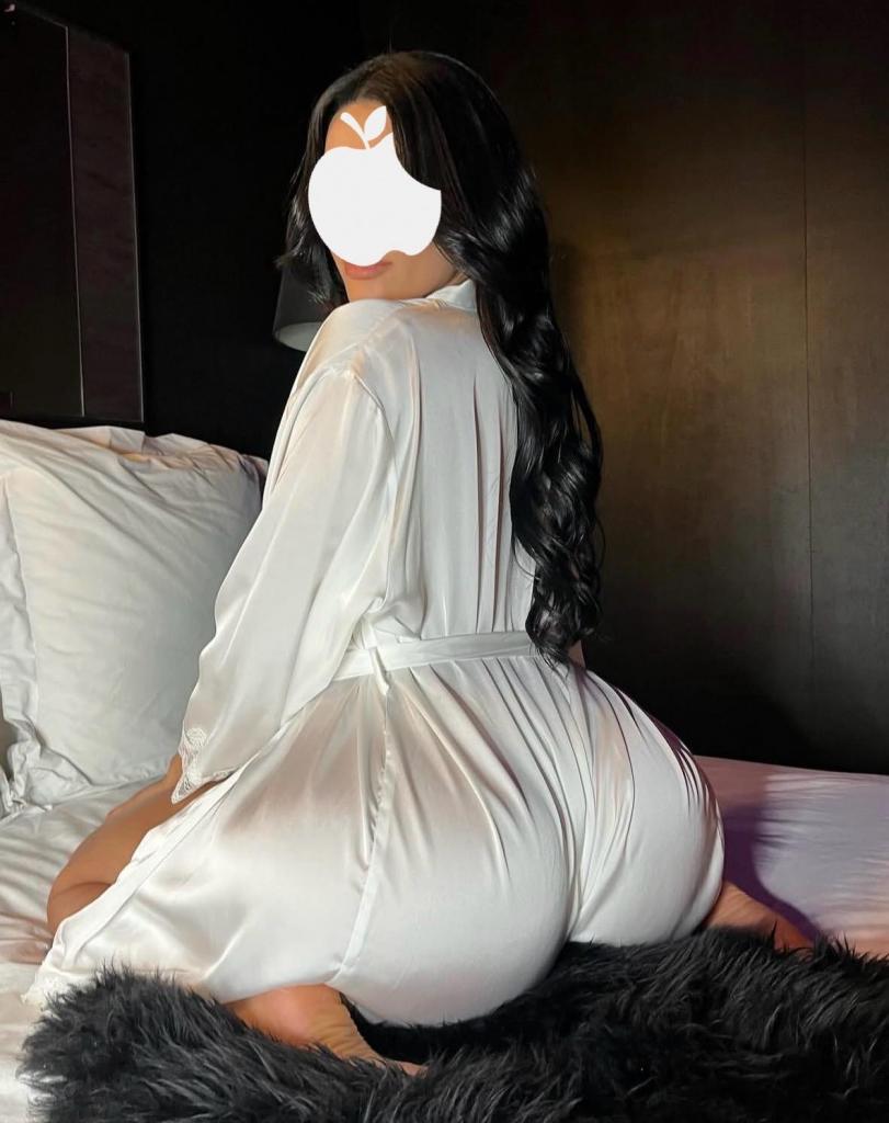 643599610: Chica busca chico en León