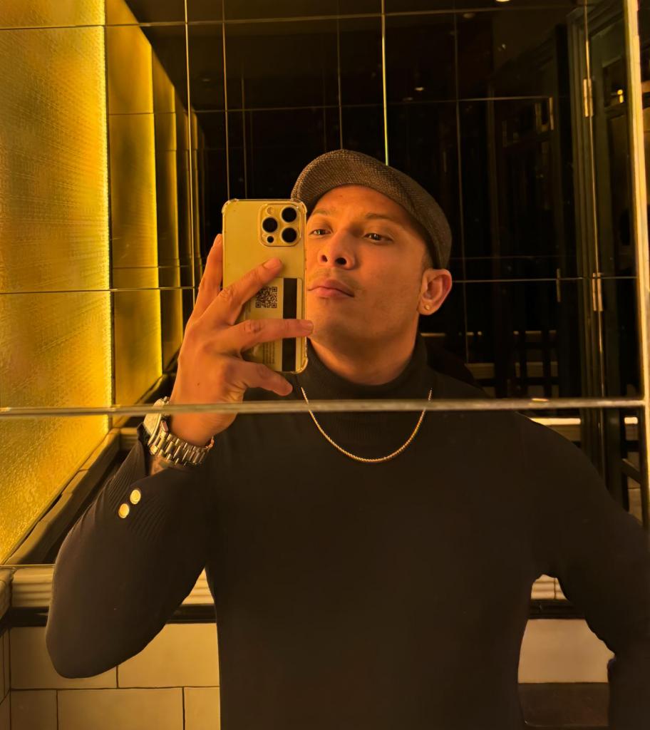 Chico busca chica en Sevilla: 