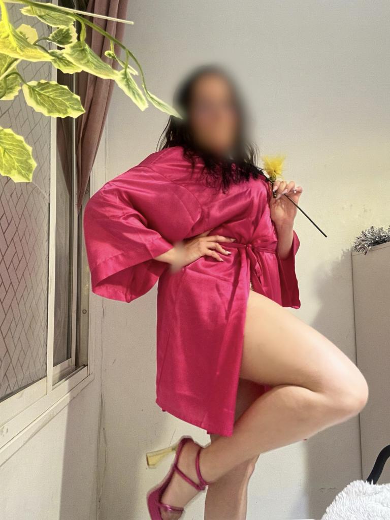 681817303: Chica busca chico en Sevilla