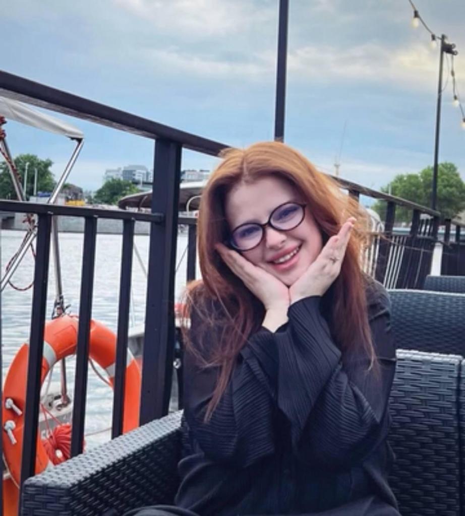 644730088: Chica busca chico en Madrid