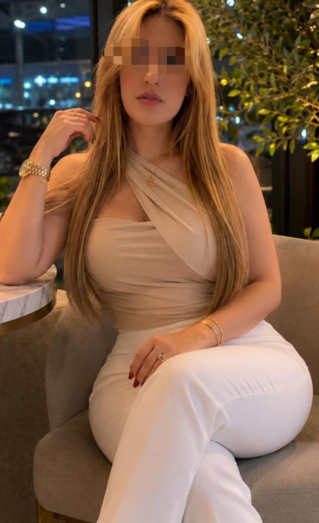 677833455: Chica busca chico en Barcelona