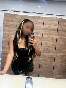 633526861: Chica busca chico en Sevilla
