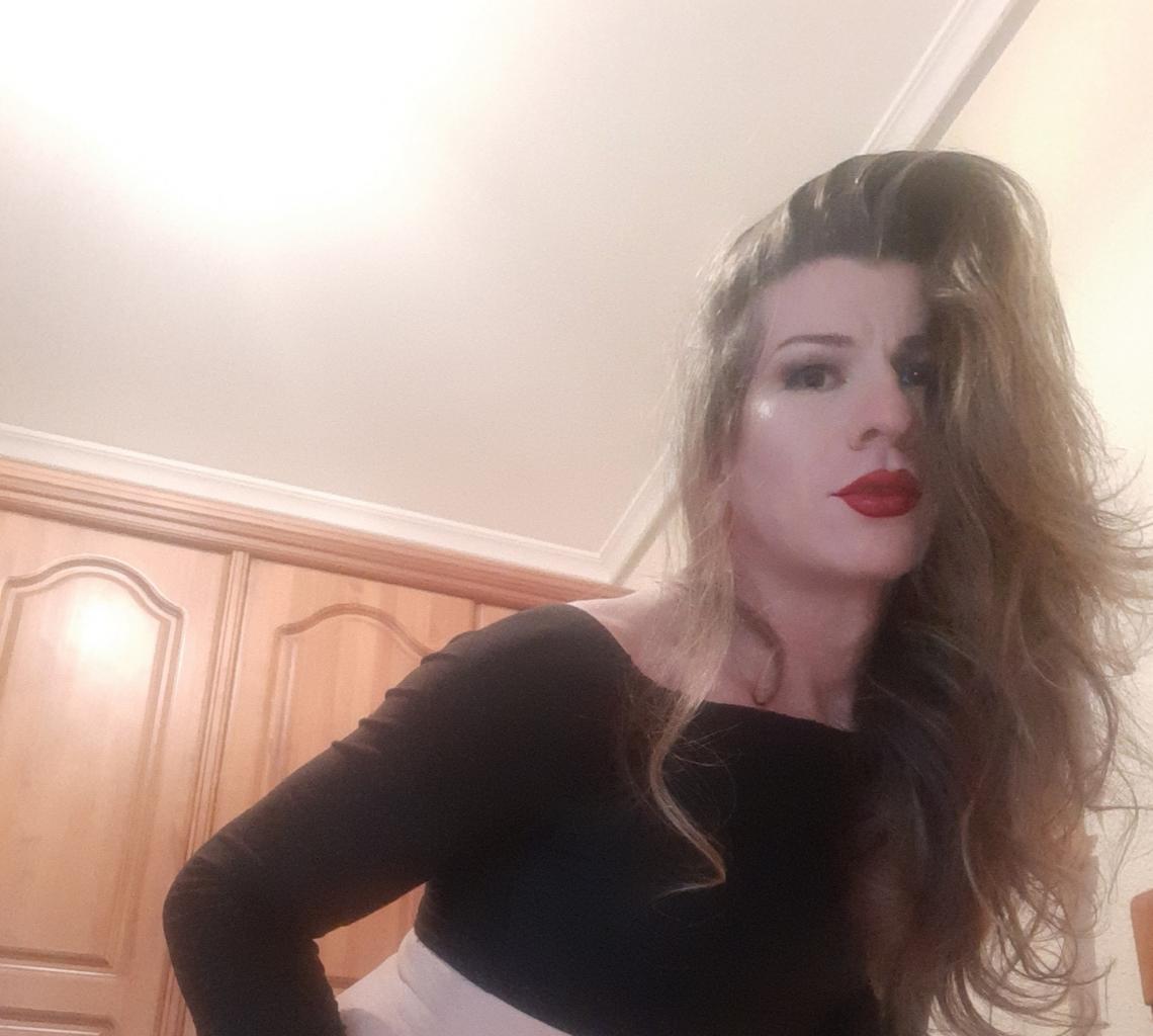 611277412: Transexual en León