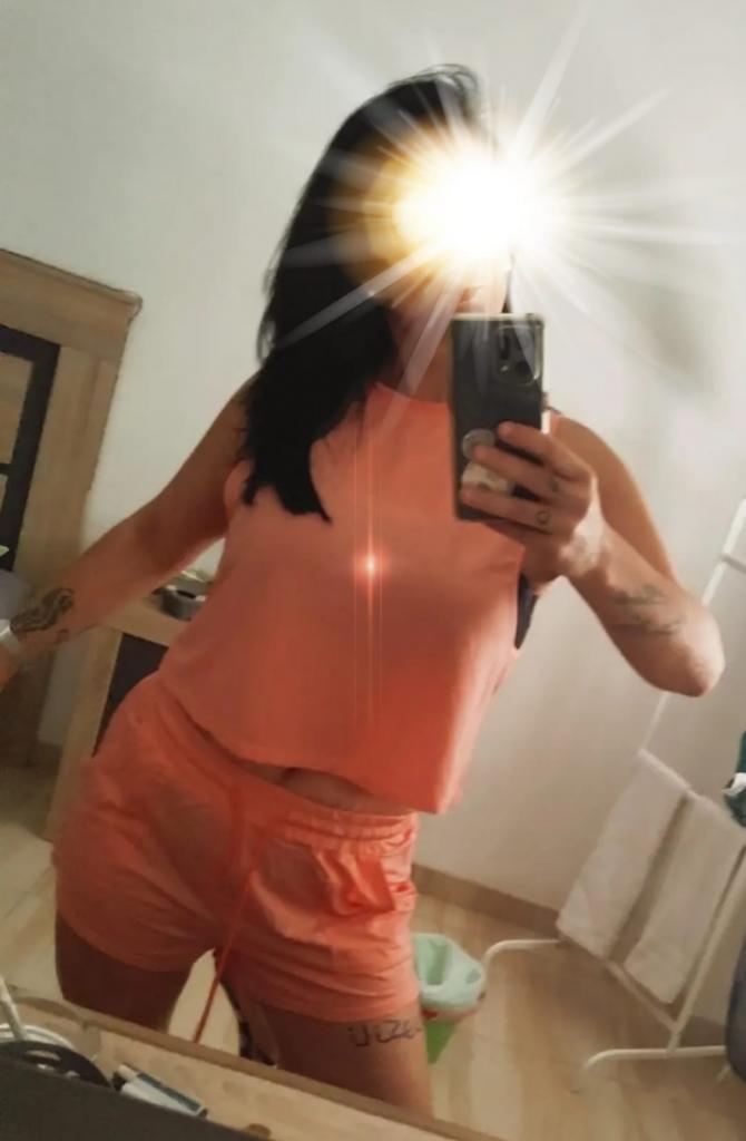 Chica busca chico en Huelva: 