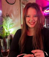 644730088: Chica busca chico en Madrid
