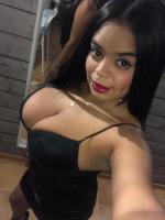 643084613: Chica busca chico en Barcelona