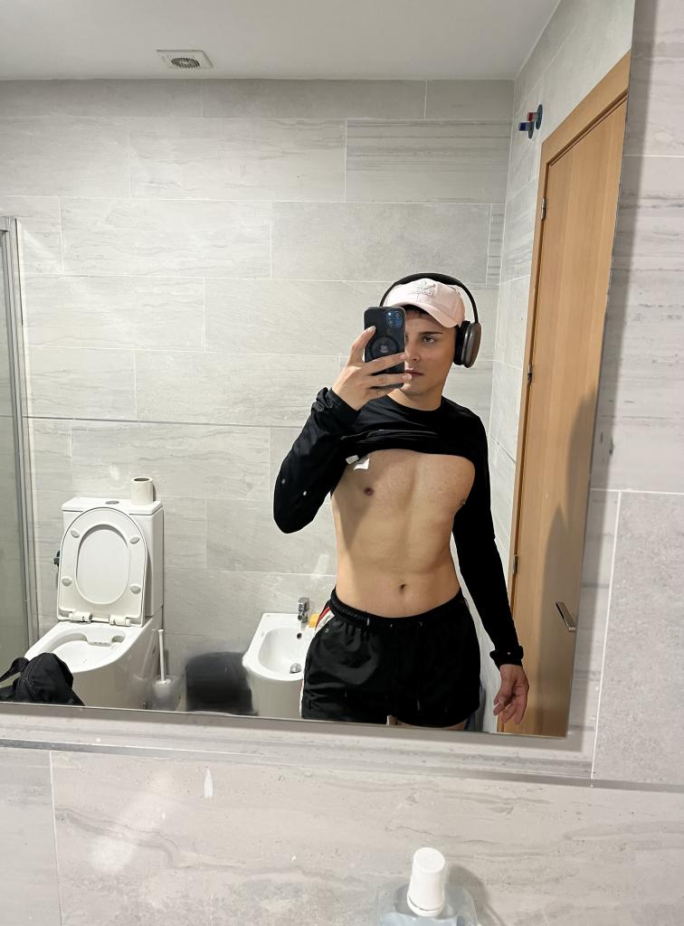 Chico busca chica en Sevilla: 