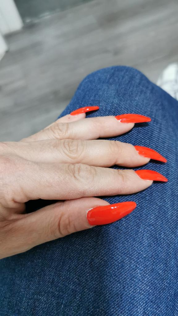 604181042: Chica busca chico en Madrid