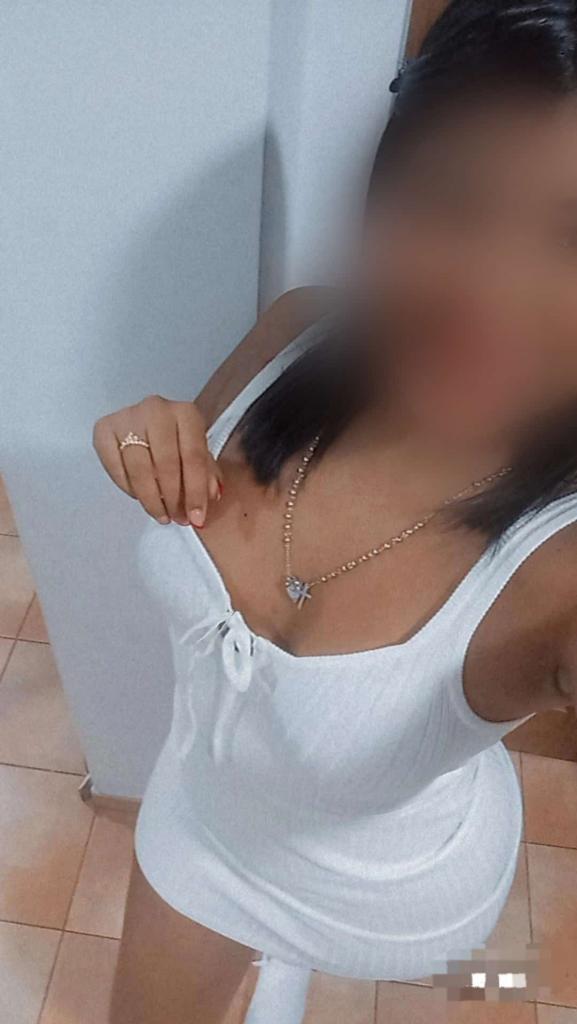 611218385: Chica busca chico en Cádiz