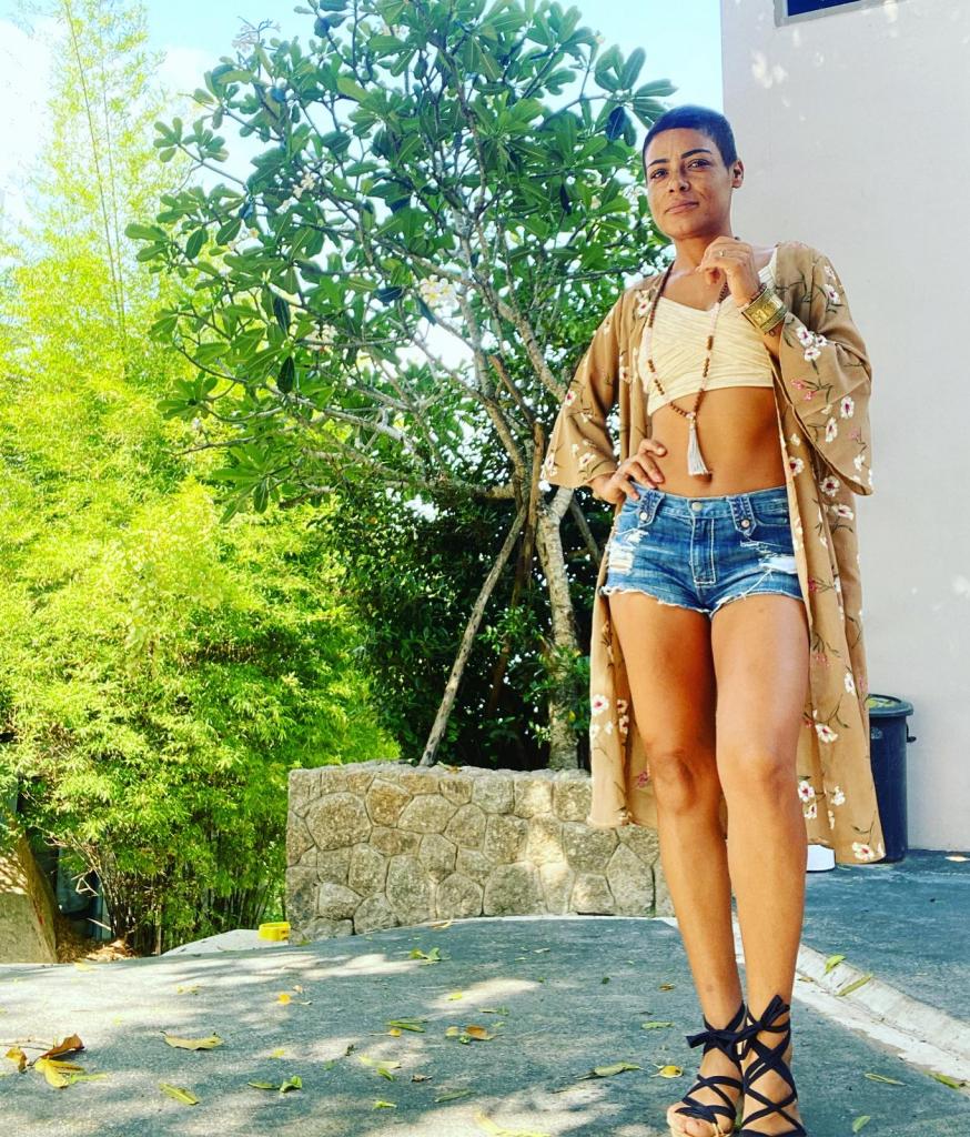 677767403: Chica busca chico en Barcelona