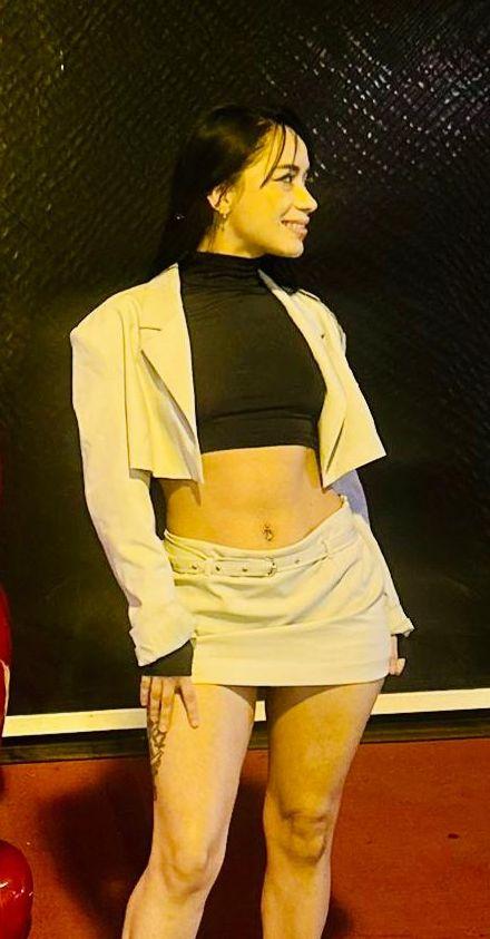 671134267: Chica busca chico en Sevilla