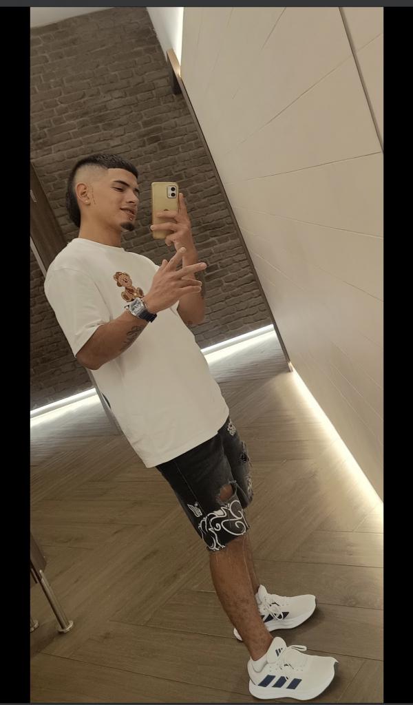 Chico busca chica en Mallorca: 