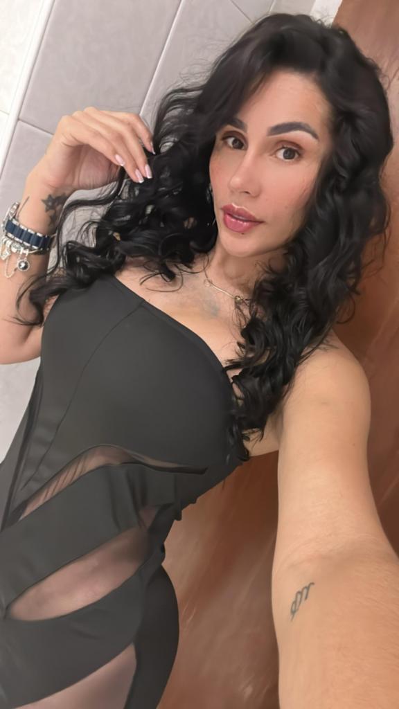 631173844: Chica busca chico en Barcelona