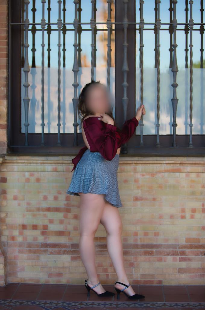 641961596: Chica busca chico en Sevilla