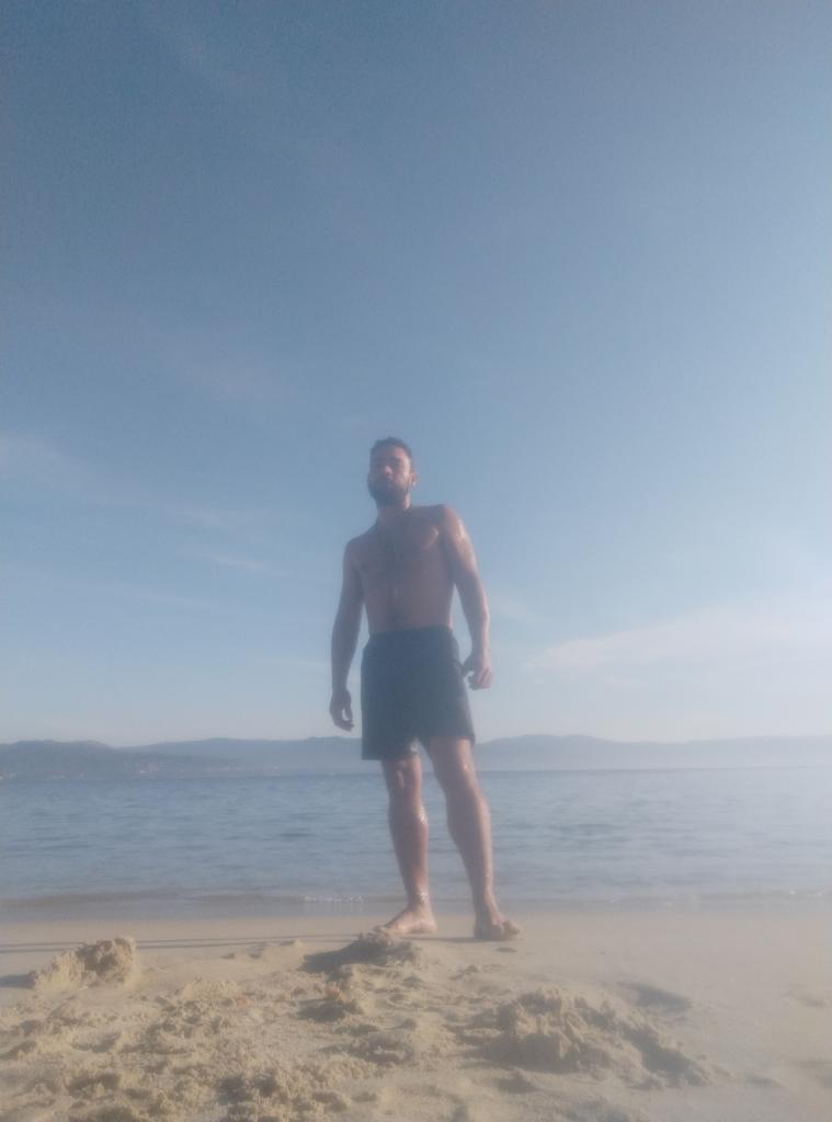 627935668: Chico busca chica en La Coruña