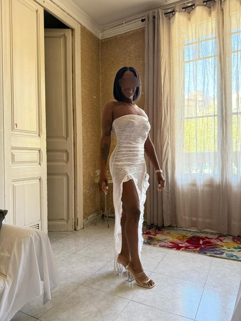 627709063: Chica busca chico en Barcelona