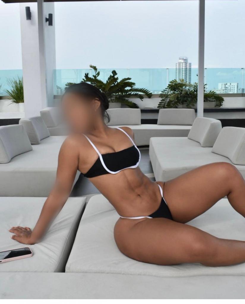 611748203: Chica busca chico en Cádiz