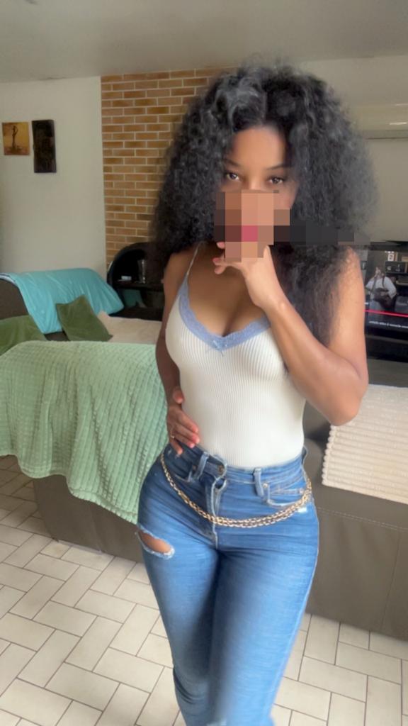 Chica busca chico en Sevilla: 