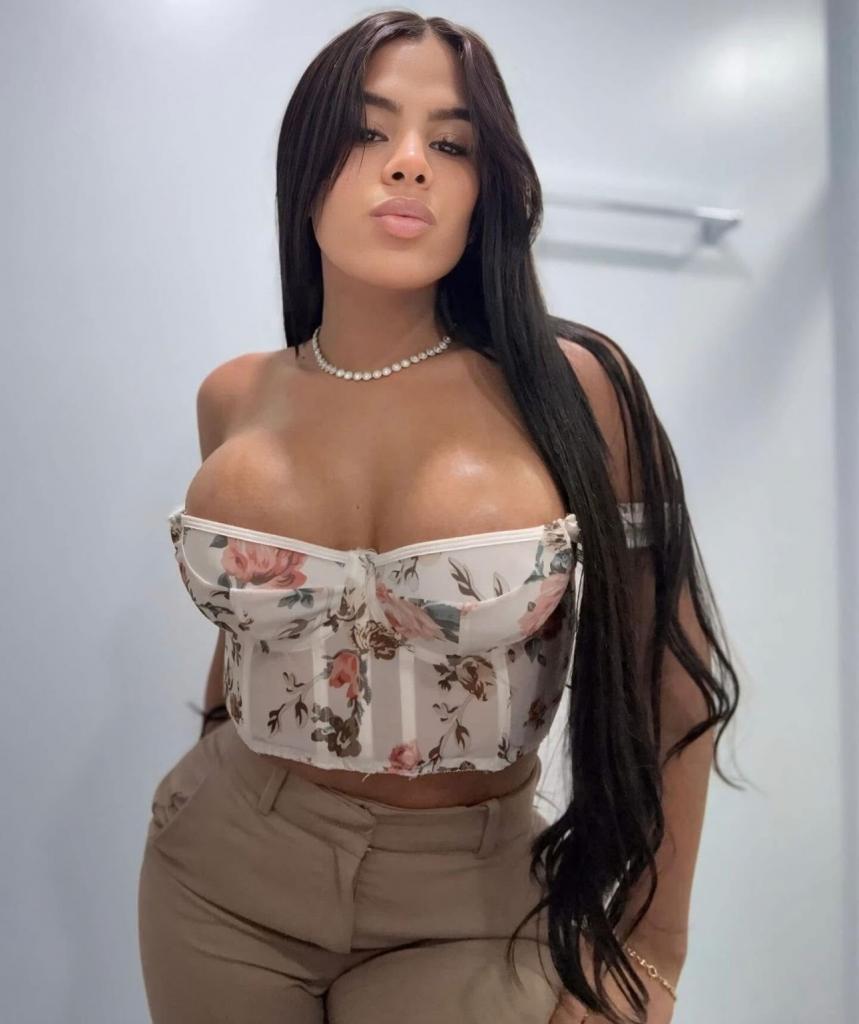 613575917: Chica busca chico en Barcelona