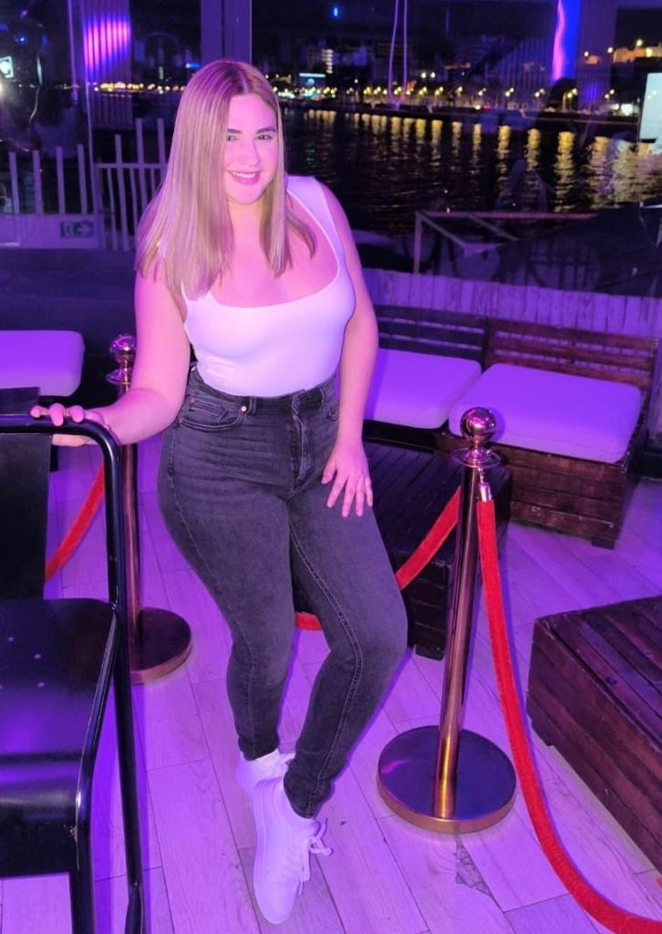 Chica busca chico en Ibiza: 