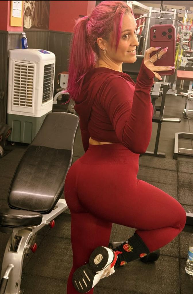 632297848: Chica busca chico en Sevilla