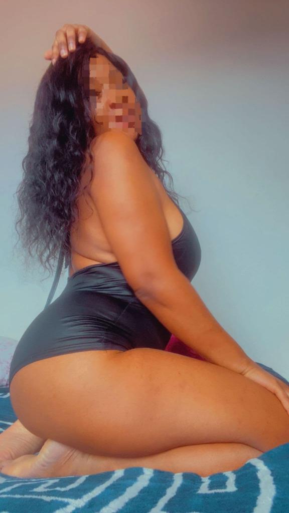 Chica busca chico en Almería: 